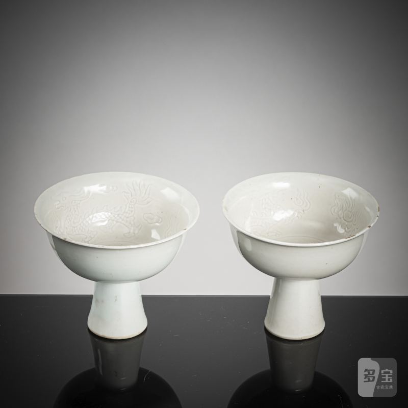 A pair of Shufu-style porcelain stemcups